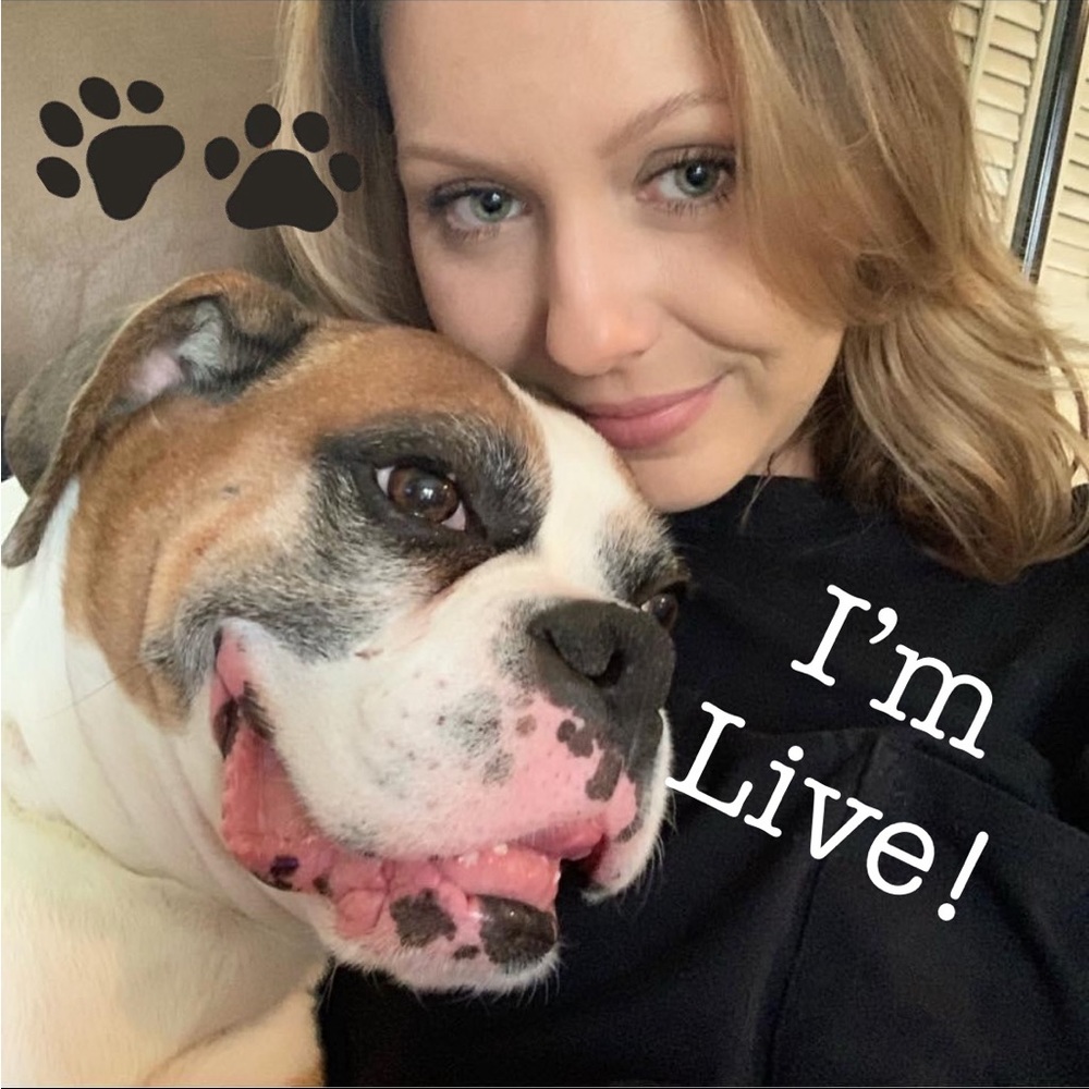 Aimeelou10 live show notification 🖤